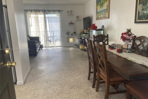 Copropriété à vendre à Miami, Floride: 2 chambres, 71.44 m2 № 1155295 - photo 3