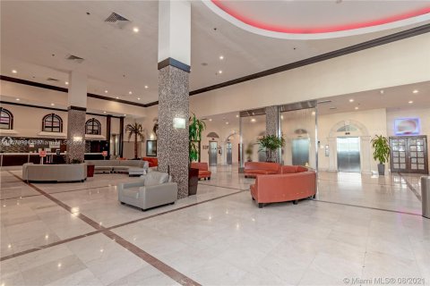 Copropriété à vendre à Sunny Isles Beach, Floride: 1 chambre, 63.17 m2 № 1154856 - photo 23