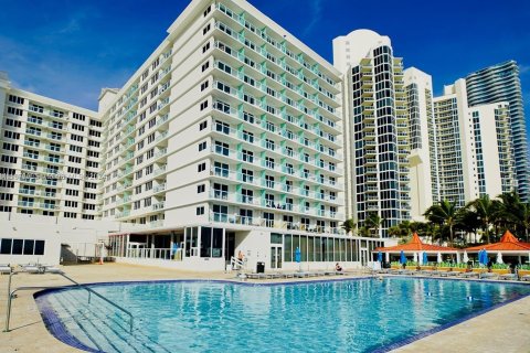 Condo in Sunny Isles Beach, Florida, 1 bedroom  № 1154856 - photo 10