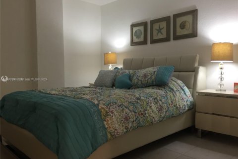 Copropriété à vendre à Sunny Isles Beach, Floride: 1 chambre, 63.17 m2 № 1154856 - photo 16