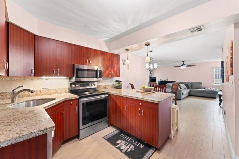 Condo in Plantation, Florida, 3 bedrooms  № 1270051 - photo 6