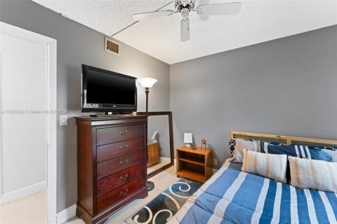 Condo in Plantation, Florida, 3 bedrooms  № 1270051 - photo 15