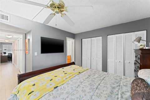 Condo in Plantation, Florida, 3 bedrooms  № 1270051 - photo 12