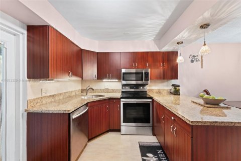 Condo in Plantation, Florida, 3 bedrooms  № 1270051 - photo 8