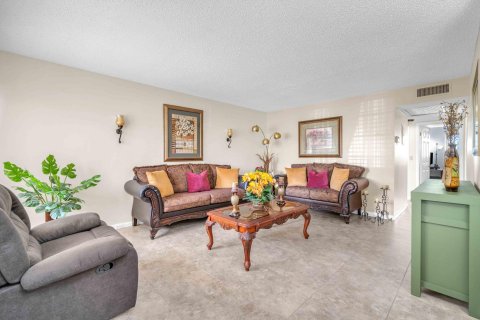 Condo in Deerfield Beach, Florida, 2 bedrooms  № 1007531 - photo 25