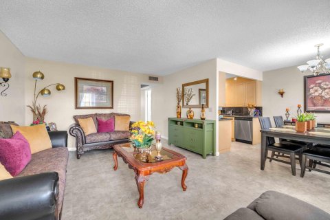 Condo in Deerfield Beach, Florida, 2 bedrooms  № 1007531 - photo 23