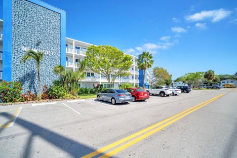 Copropriété à vendre à Deerfield Beach, Floride: 2 chambres, 81.85 m2 № 1007531 - photo 6
