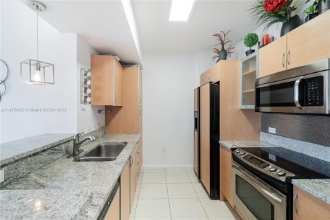 Condo in Aventura, Florida, 2 bedrooms  № 815107 - photo 3