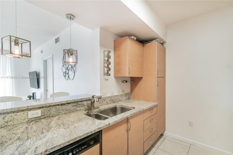 Copropriété à vendre à Aventura, Floride: 2 chambres, 98.94 m2 № 815107 - photo 4