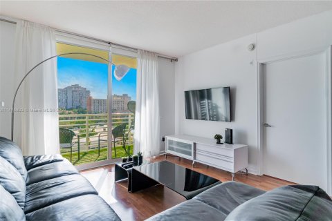 Condo in Aventura, Florida, 2 bedrooms  № 815107 - photo 11