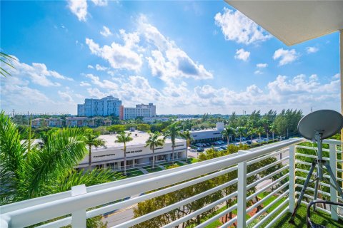 Condo in Aventura, Florida, 2 bedrooms  № 815107 - photo 29