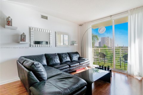 Condominio en venta en Aventura, Florida, 2 dormitorios, 98.94 m2 № 815107 - foto 12