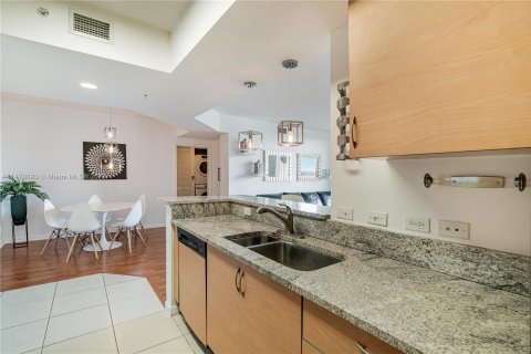 Купить кондоминиум в Авентура, Флорида 2 спальни, 98.94м2, № 815107 - фото 5