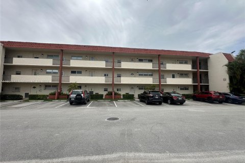 Condominio en venta en Pembroke Pines, Florida, 2 dormitorios, 108.7 m2 № 1229596 - foto 1