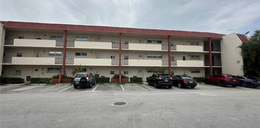 Condominio en Pembroke Pines, Florida, 2 dormitorios  № 1229596