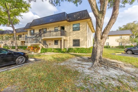 Condominio en venta en Pembroke Pines, Florida, 2 dormitorios, 73.39 m2 № 1229609 - foto 19