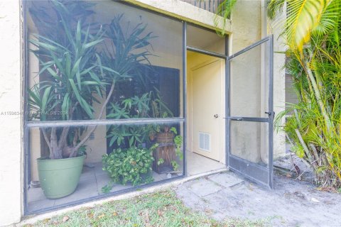 Condominio en venta en Pembroke Pines, Florida, 2 dormitorios, 73.39 m2 № 1229609 - foto 16
