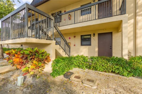 Condominio en venta en Pembroke Pines, Florida, 2 dormitorios, 73.39 m2 № 1229609 - foto 20