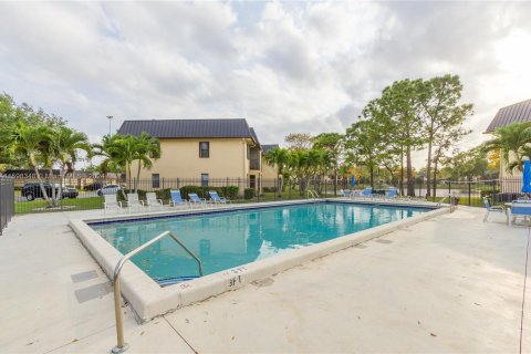 Condominio en venta en Pembroke Pines, Florida, 2 dormitorios, 73.39 m2 № 1229609 - foto 23