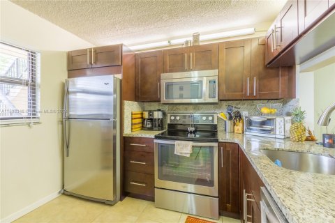 Condominio en venta en Pembroke Pines, Florida, 2 dormitorios, 73.39 m2 № 1229609 - foto 6