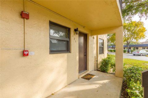 Condominio en venta en Pembroke Pines, Florida, 2 dormitorios, 73.39 m2 № 1229609 - foto 21