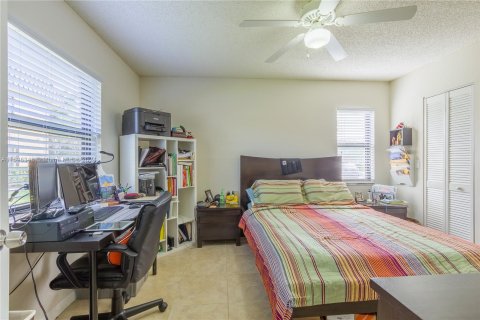 Condominio en venta en Pembroke Pines, Florida, 2 dormitorios, 73.39 m2 № 1229609 - foto 11
