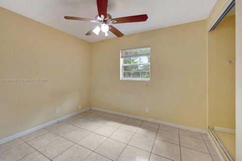 Casa en venta en Margate, Florida, 4 dormitorios, 163.23 m2 № 1155185 - foto 21