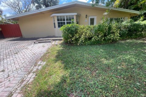 House in Margate, Florida 4 bedrooms, 163.23 sq.m. № 1155185 - photo 1