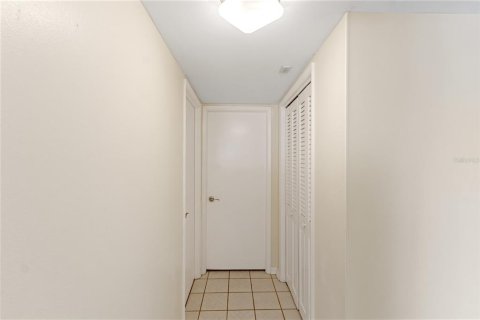 Condo in Hollywood, Florida, 2 bedrooms  № 1250079 - photo 17