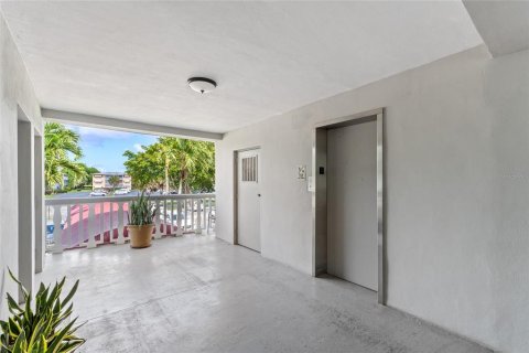 Copropriété à vendre à Hollywood, Floride: 2 chambres, 83.52 m2 № 1250079 - photo 21