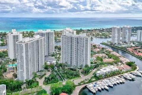 Condo in Aventura, Florida, 3 bedrooms  № 947911 - photo 1