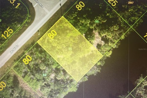 Terreno en venta en Port Charlotte, Florida № 826011 - foto 1