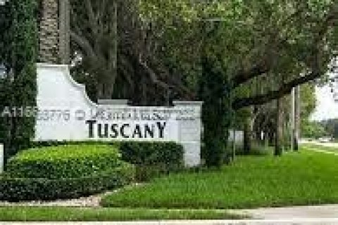 Apartment in Sunrise, Florida 1 bedroom, 99.22 sq.m. № 1384654 - photo 1