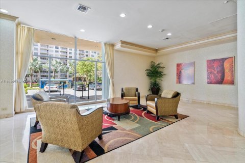 Copropriété à vendre à Sunny Isles Beach, Floride: 55.28 m2 № 1375625 - photo 5