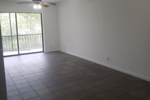 Condominio en alquiler en Oakland Park, Florida, 1 dormitorio № 1375626 - foto 3