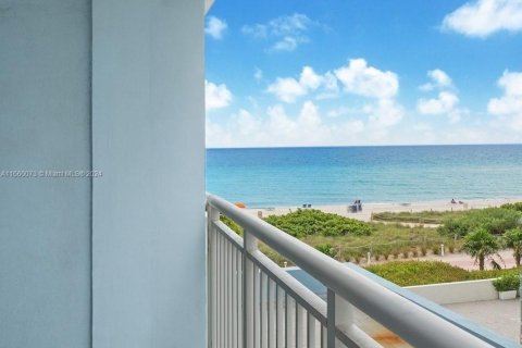 Condo in Miami Beach, Florida, 1 bedroom  № 1365606 - photo 5