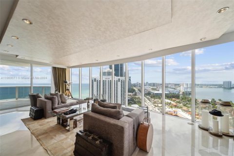 Condo in Sunny Isles Beach, Florida, 3 bedrooms  № 1365605 - photo 4