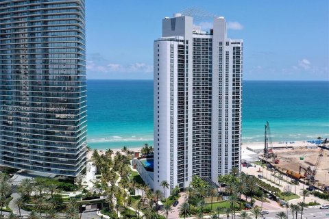 Copropriété à vendre à Sunny Isles Beach, Floride: 3 chambres, 266.07 m2 № 1365605 - photo 1