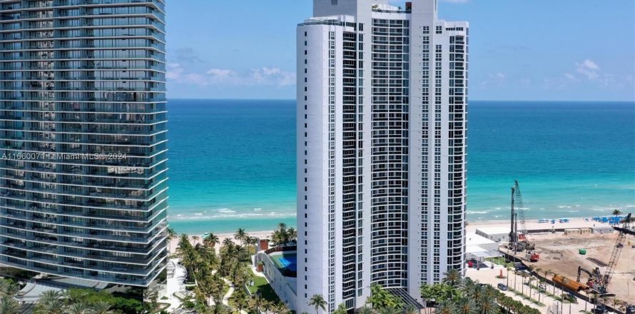 Condominio en Sunny Isles Beach, Florida, 3 dormitorios  № 1365605