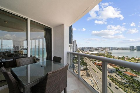 Condo in Sunny Isles Beach, Florida, 3 bedrooms  № 1365605 - photo 27