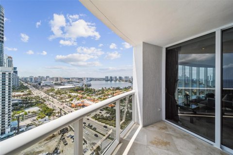 Condo in Sunny Isles Beach, Florida, 3 bedrooms  № 1365605 - photo 16