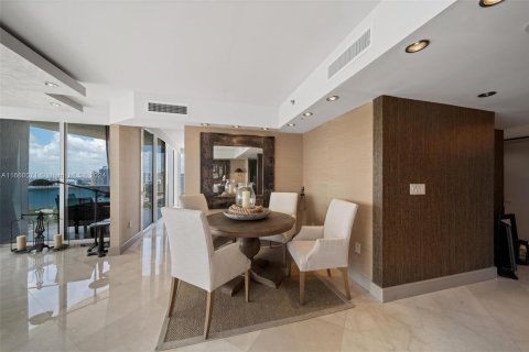 Condominio en venta en Sunny Isles Beach, Florida, 3 dormitorios, 266.07 m2 № 1365605 - foto 10