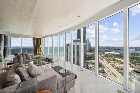 Condo in Sunny Isles Beach, Florida, 3 bedrooms  № 1365605 - photo 7