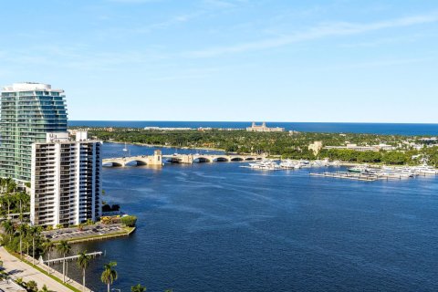 Condominio en venta en West Palm Beach, Florida, 3 dormitorios, 293.39 m2 № 759834 - foto 27