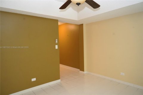 Copropriété à vendre à Lauderhill, Floride: 2 chambres, 117.06 m2 № 1229374 - photo 3