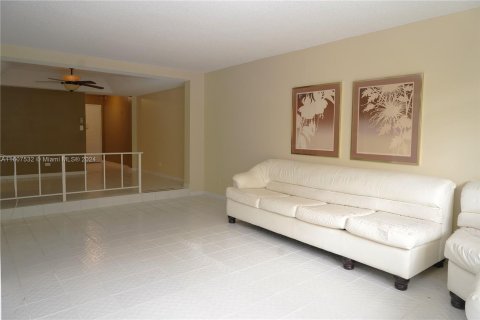 Copropriété à vendre à Lauderhill, Floride: 2 chambres, 117.06 m2 № 1229374 - photo 2