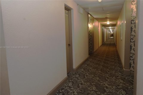 Condo in Lauderhill, Florida, 2 bedrooms  № 1229374 - photo 23