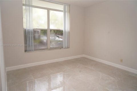 Condo in Lauderhill, Florida, 2 bedrooms  № 1229374 - photo 15