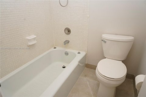 Condo in Lauderhill, Florida, 2 bedrooms  № 1229374 - photo 22