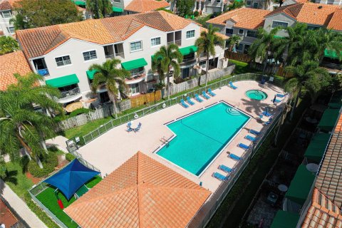 Townhouse in Sunrise, Florida 3 bedrooms, 171.68 sq.m. № 1100823 - photo 7
